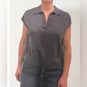 NWT Women’s DKNY Sleeveless Collard V-Neck Sweater Size XXL